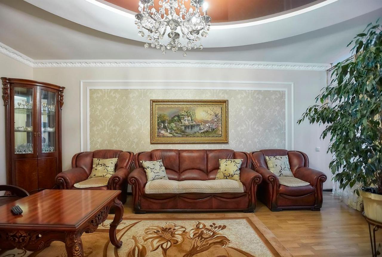Luxury Apartments Truskavec' Esterno foto